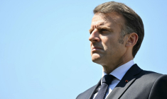 ( POOL / LOU BENOIST )