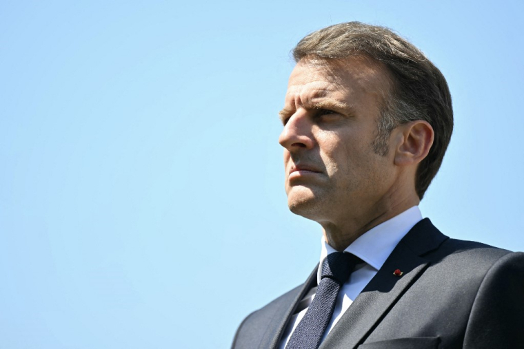 ( POOL / LOU BENOIST )