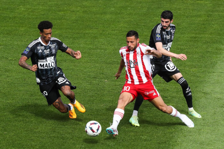 L’AC Ajaccio écrit à la FIFA pour rapporter l’escroquerie de Youcef Belaïli