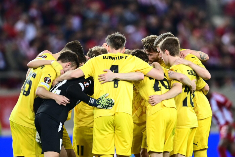 Le stade de Bodø/Glimt envahi par la neige à quelques heures du match contre la Lazio