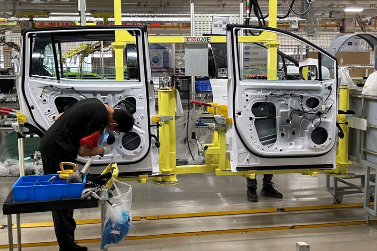 Usine de véhicules électriques en Chine