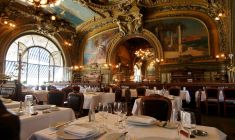 Découvrez 5 restaurants de la capitale qui nous transportent à la Belle Époque. crédit photo : Getty Images