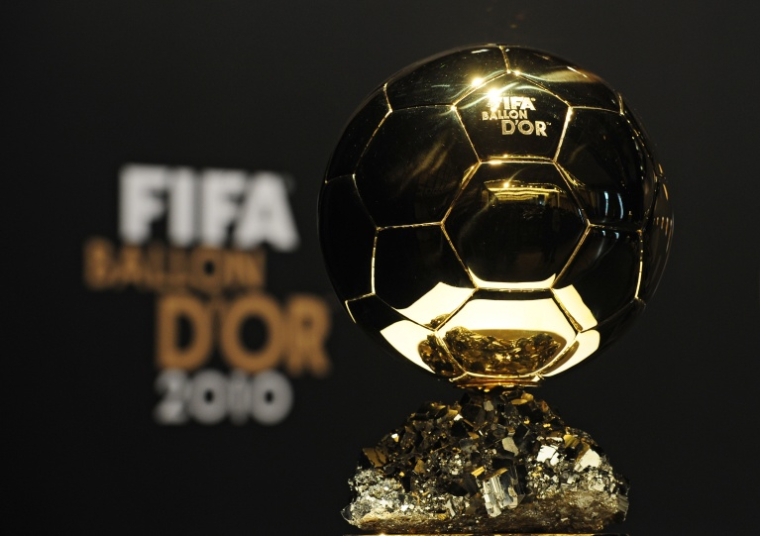 Le trophée du Ballon d'Or ( AFP / FRANCK FIFE )