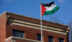 Le drapeau palestinien flotte dans les bureaux de l'Organisation de libération de la Palestine à Washington
