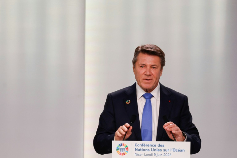 Le maire Horizons de Nice Christian Estrosi à Nice le 9 juin 2025 ( AFP / Ludovic MARIN )
