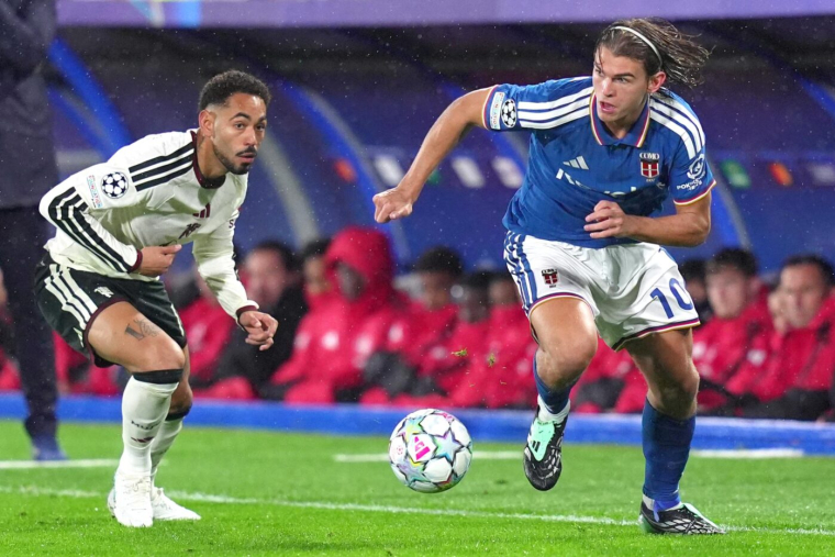 Nico Paz croque Manchester United à lui tout seul