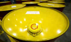 SHELL ADAPTE SES RAFFINERIES ALLEMANDES AU BAS NIVEAU DU RHIN