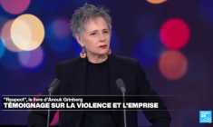 Anouk Grinberg expose ses œuvres à Paris : "Je suis aimantée par l'innocence"
