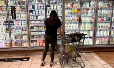 Photo d'archives : Une femme fait ses courses dans un supermarché à Los Angeles