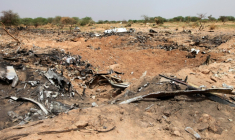Photo du 1er août 2014 montrant l'épave du vol AH5017 d'Air Algérie qui s'est écrasé dans la région de Gossi, au nord du Mali, le 24 juillet 2014 ( AFP / Sebastien RIEUSSEC )