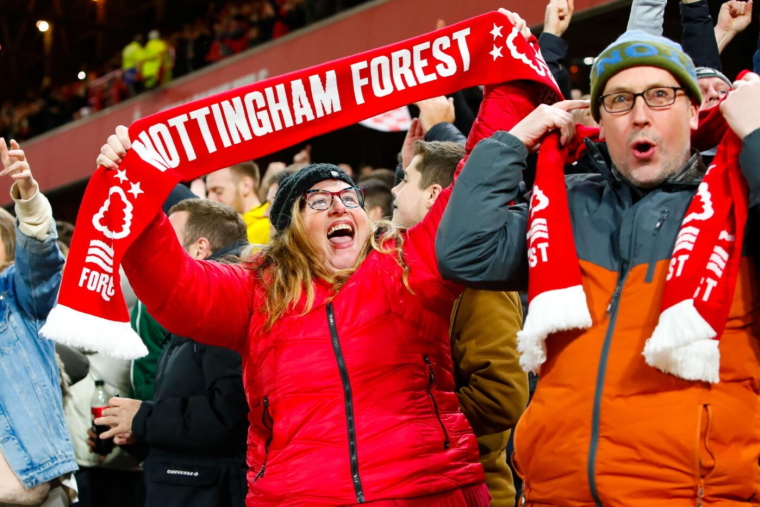 « Une pinte offerte à chaque but de Forest ! » : un pub se ruine en Angleterre