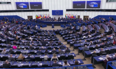Les députés européens observent une minute de silence en mémoire de Mehdi Kessaci