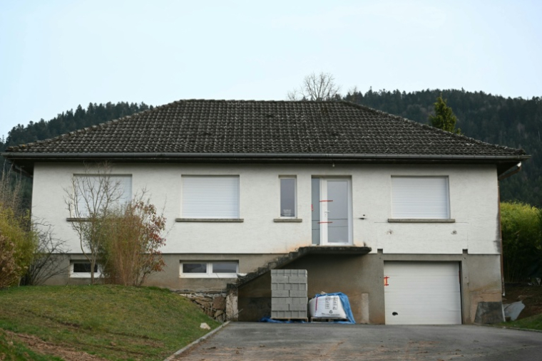 Cette photographie montre le domicile du plus jeune fils de Liliane Coinchelin, à Saint-Michel-sur-Meurthe, le 6 mars 2026 ( AFP / SEBASTIEN BOZON )