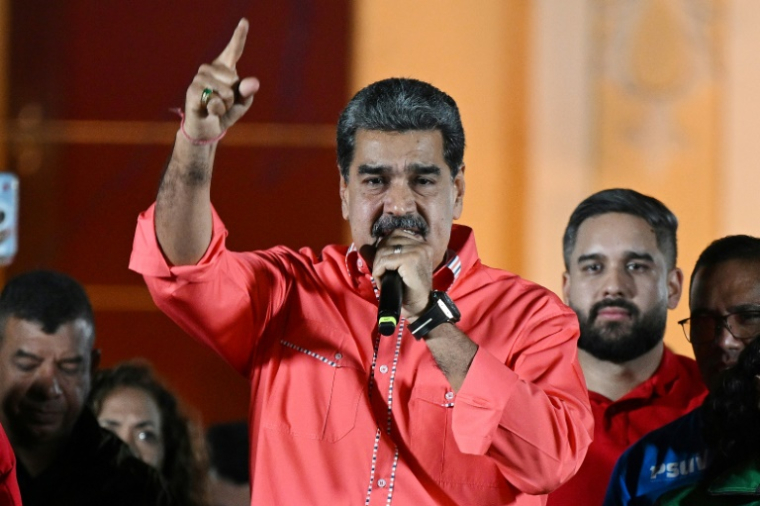 Le président vénézuélien Nicolas Maduro s'adresse à ses partisans alors qu'il célèbre les résultats des élections législatives et régionales à Caracas, le 25 mai 2025 ( AFP / Federico PARRA )