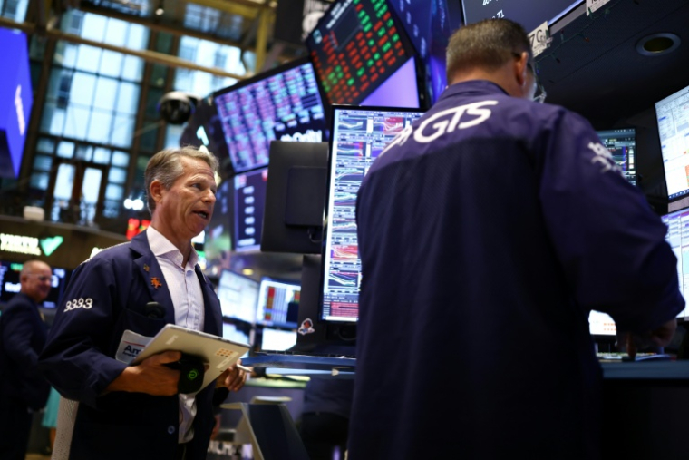 Des opérateurs à la Bourse de New York, le 28 septembre 2026 ( AFP / CHARLY TRIBALLEAU )