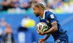 Bradley Barcola (France) célèbre le deuxième but de son équipe contre l'Angleterre dans la Coupe du monde de la FIFA 2026