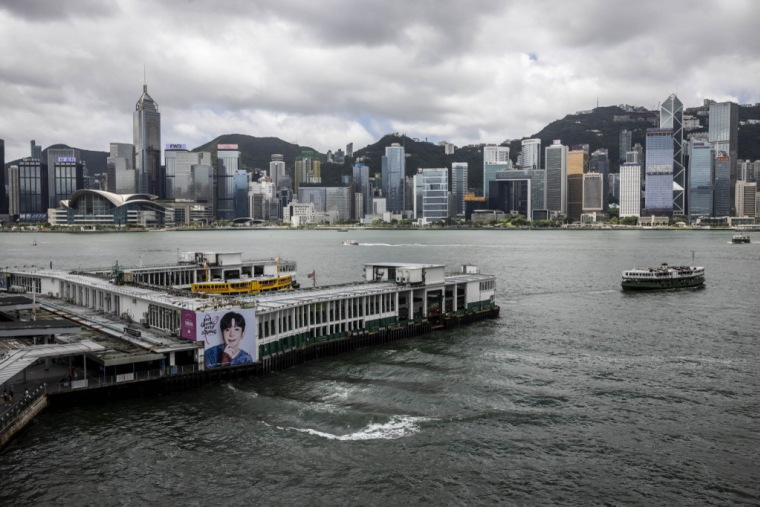 5. Le port de Victoria à Hong Kong, le 4 juillet 2023. ( AFP / ISAAC LAWRENCE )