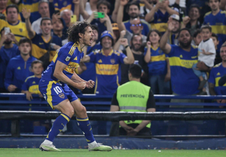 Son 38e anniversaire approche, mais Cavani marque toujours !