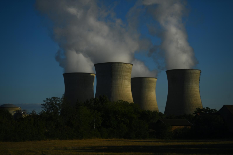 La centrale nucléaire du Buget, dans l'Ain (illustration) ( AFP / OLIVIER CHASSIGNOLE )