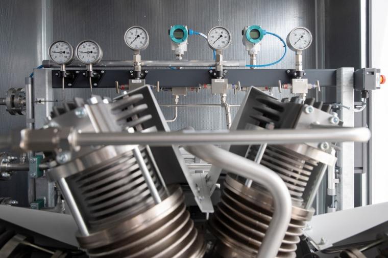 ( AFP / ALEX HALADA )