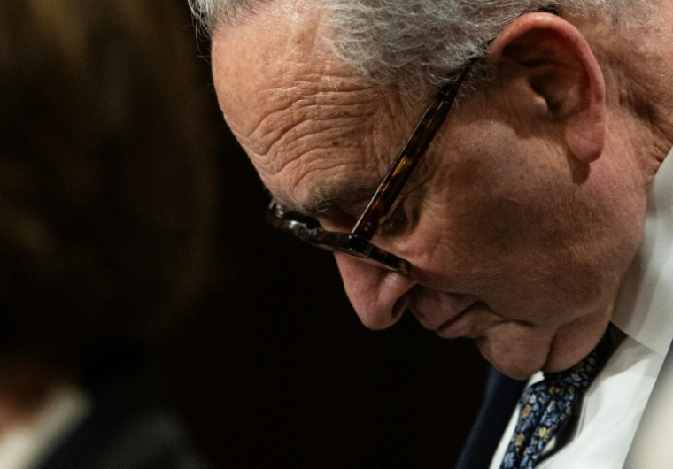 Le chef de la minorité démocrate au Sénat, Chuck Schumer, lors d'une conférence de presse au Capitole de Washington, le 30 septembre 2025 ( AFP / ANDREW CABALLERO-REYNOLDS )