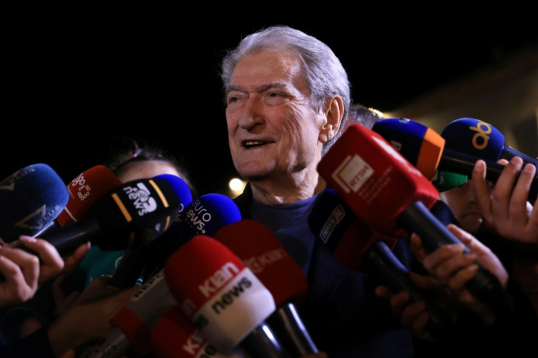 Le chef de l'opposition albanaise Sali Berisha, le 15 mars 2025 à Tirana ( AFP / Adnan Beci )