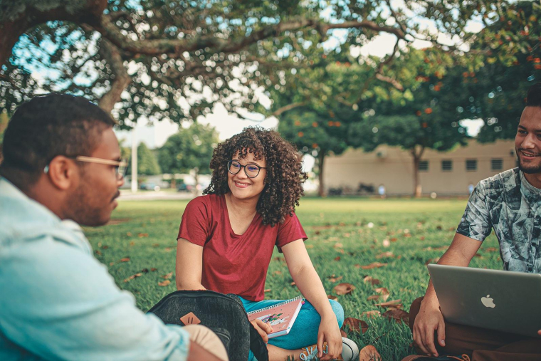En 2019, l’enseignement supérieur (public et privé) en France représentait un total de 2,73 millions d'étudiants puis 2,78 millions en 2020 et 2,81 millions en 2021. (Pixabay / naassomz1)
