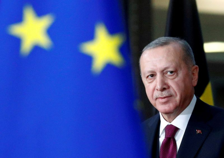 LA TURQUIE NE CÉDERA PAS AUX MENACES DE L'UE ET VEUT NÉGOCIER, DIT ERDOGAN