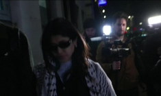 L'eurodéputée franco-palestinienne Rima Hassan sort de garde à vue