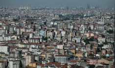 Les logements résidentiels s'étendent à l'horizon de la ligne d'horizon d'Istanbul en Turquie