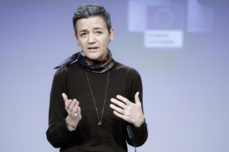 La commissaire européenne à la Concurrence, Margrethe Vestager, à Bruxelles le 8 janvier 2024. ( AFP / KENZO TRIBOUILLARD )