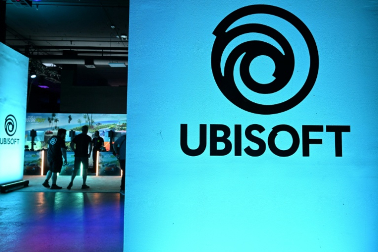 Le géant français du jeu vidéo Ubisoft se réorganise et plonge en Bourse, suscitant l'inquiétude de ses salariés  ( AFP / Robyn Beck )
