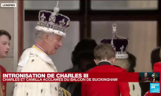 Le roi Charles III et la reine Camilla acclamés du balcon de Buckingham