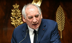 François Bayrou engage la responsabilité de son gouvernement devant l'Assemblée nationale, le 8 septembre 2025 ( AFP / Bertrand GUAY )