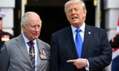 Le président américain Donald Trump et le roi Charles III lors d'une cérémonie d'adieu officielle sur la pelouse sud de la Maison Blanche à Washington, le 30 avril 2026 ( POOL / Samir HUSSEIN )