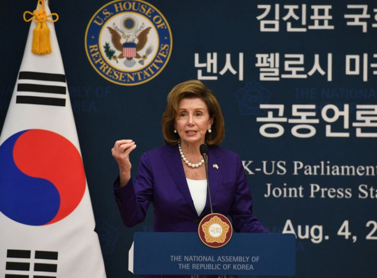 NANCY PELOSI VA SE RENDRE À LA FRONTIÈRE CORÉENNE, RAPPORTE L'AGENCE ASSOCIATED PRESS