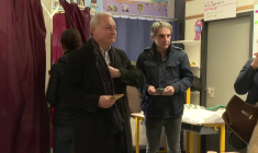 Municipales: le maire sortant et candidat Jean-Luc Moudenc vote à Toulouse