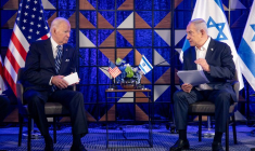 Le président des États-Unis Joe Biden et le Premier ministre israélien Benjamin Netanyahu lors d'une rencontre à Tel Aviv