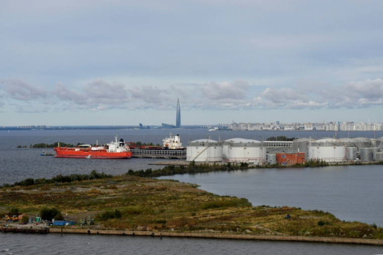 Une vue générale d'un terminal pétrolier à Saint-Pétersbourg, le 26 septembre 2025 ( AFP / Olga MALTSEVA )