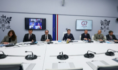 Emmanuel Macron participe à une visioconférence du G7 depuis Paris le 11 mars 2026  ( POOL / Gonzalo Fuentes )