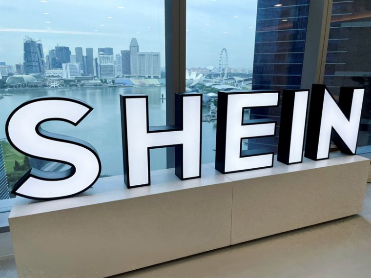 Le logo de Shein dans les bureaux de l'entreprise, à Singapour