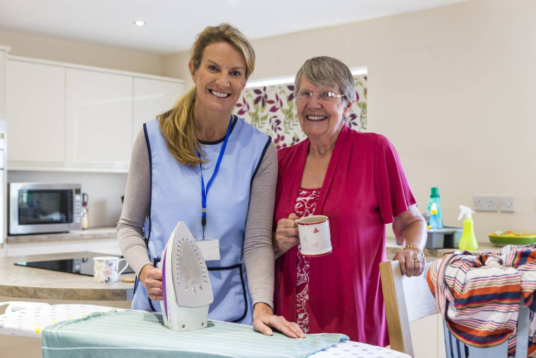 Succès et extension du nouveau dispositif d'avance immédiate CESU / iStock-SolStock