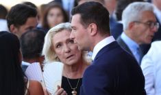 Marine Le Pen et Jordan Bardella côte à côte avant une cérémonie pour marquer le 10e anniversaire de l'attentat de Nice, le 14 juillet 2026 à Nice ( AFP / Valery HACHE )