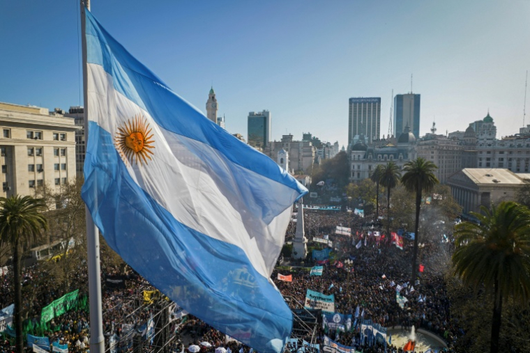 Vue aérienne des partisans de la vice-présidente argentine Cristina Kirchner rassemblés à Buenos Aires, le 2 septembre 2022 ( AFP / Emiliano LASALVIA )