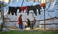 Déplacés palestiniens dans le camp de Nousseirat, dans le centre de la bande de Gaza, le 31 décembre 2025 ( AFP / Eyad Baba )