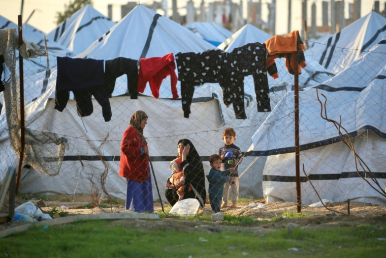 Déplacés palestiniens dans le camp de Nousseirat, dans le centre de la bande de Gaza, le 31 décembre 2025 ( AFP / Eyad Baba )