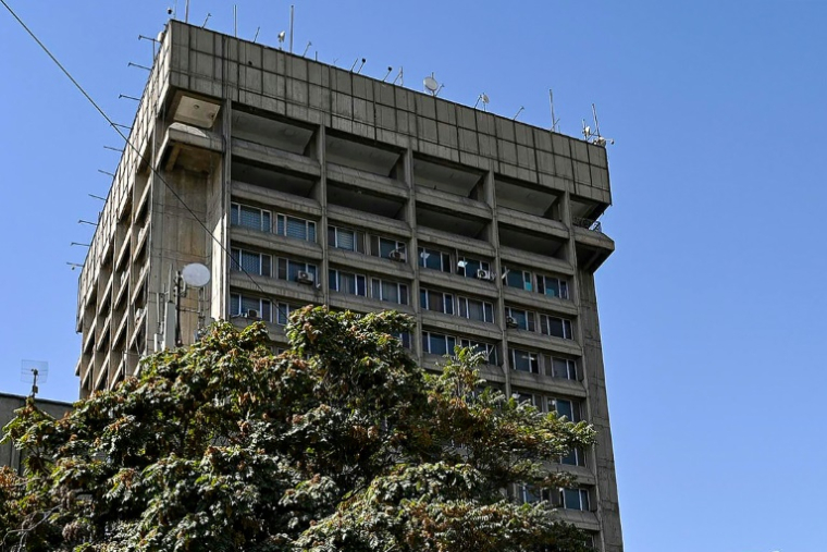 Une vue générale montre le siège du ministère des Communications et des Technologies de l'Information à Kaboul, le 30 septembre 2025, à la suite d'une coupure nationale des télécommunications intervenue la veille sur ordre des autorités talibanes  ( AFP / Wakil KOHSAR )