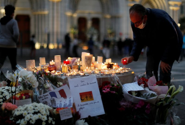 SIX PERSONNES GARDÉES À VUE DANS L'ENQUÊTE SUR L'ATTAQUE DE NICE