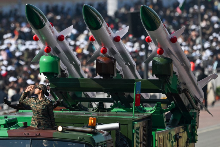 Un système de missiles Akash, lors d'une parade militaire à New Delhi, en janvier 2025 (illustration) ( AFP / SAJJAD HUSSAIN )