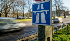 Des recettes autoroutières bientôt fléchées vers le rail ( AFP / PHILIPPE HUGUEN )